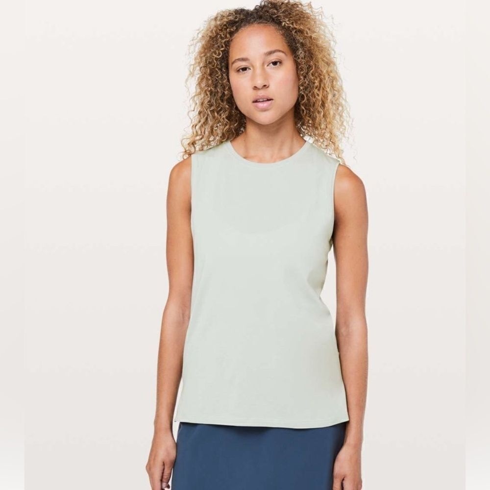 Lululemon Womens Sleeveless Mint Green‎ Shirt Size 8